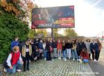 Młodzież XVII LO opiekuje się tablicą „Solidarności” przy ul. Grabiszyńskiej we Wrocławiu